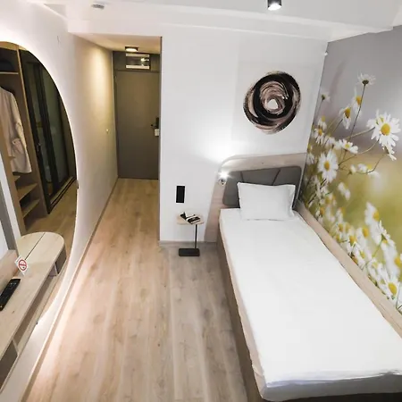 Medical And Centre Merkur Hotel